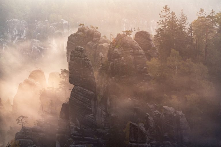 Pociągiem do Skalnego Miasta i Trutnova? Wracają sezonowe połączenia do Czech