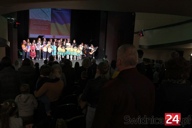 Dzieci dzieciom. Zaśpiewali dla koleżanek i kolegów z Ukrainy [FOTO]