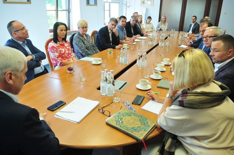 Wojewoda rozmawiał z samorządowcami o pomocy dla Ukrainy