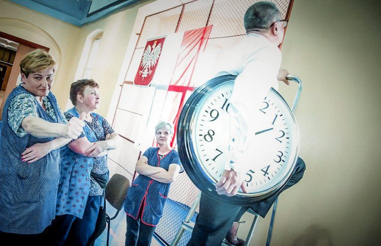 Pierwszy egzamin mają już za sobą. Wśród tematów „Pan Tadeusz” oraz „Noce i dnie” [ARKUSZE/FOTO]