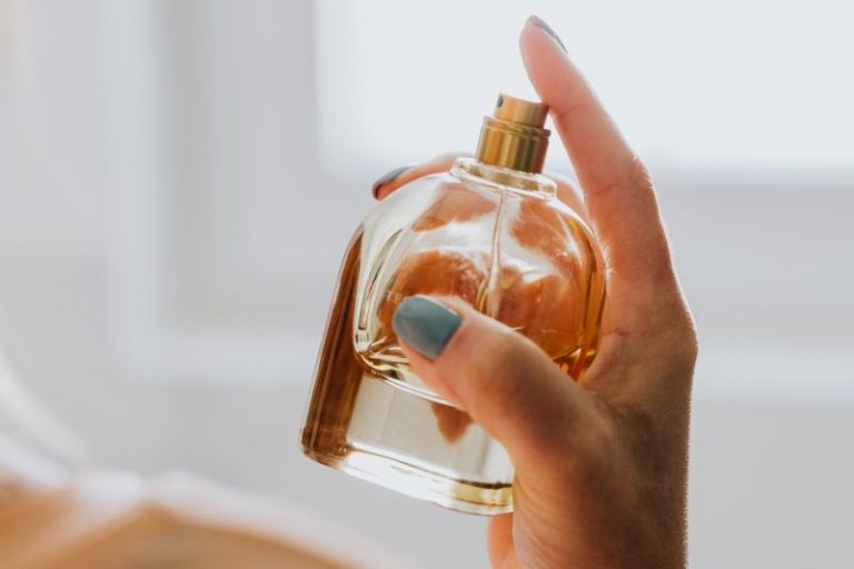 Najlepsze wody perfumowane damskie – ranking 2022
