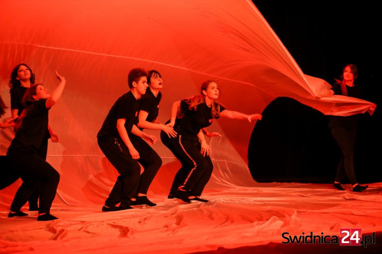 „W drodze”. Wyjątkowe przedstawienie pantomimiczne Alchemii teatralnej [FOTO]