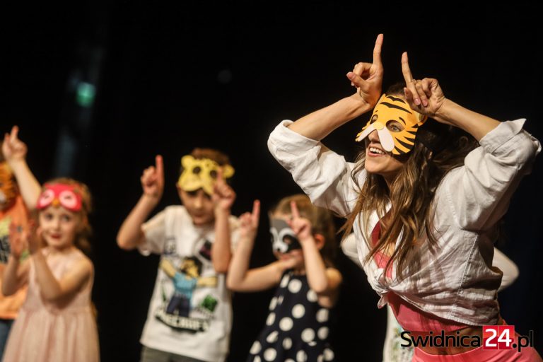 „Przyszłość – to dzieci”. Polsko-ukraiński koncert integracyjny w świdnickim teatrze [FOTO]