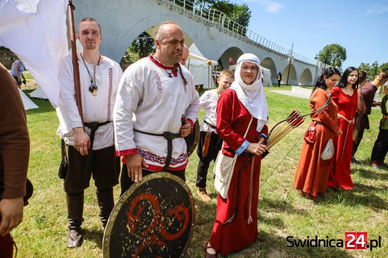 Rycerze opanują Strzegom. Średniowieczne widowisko już w ten weekend [PROGRAM]