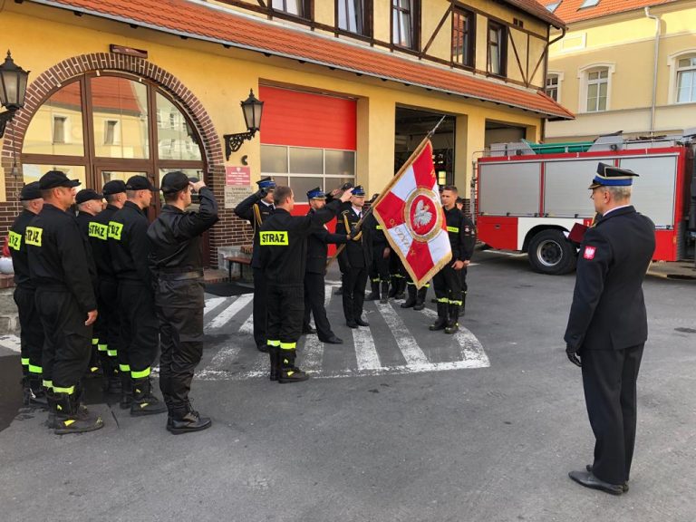 Dwóch nowych strażaków złożyło ślubowanie [FOTO]