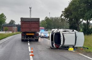 Próba wyprzedzania zakończyła się w rowie