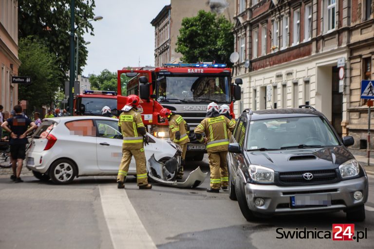 Kraksa na 1 Maja w Świdnicy [FOTO]