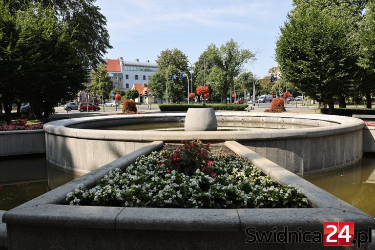 Przez część dnia nie działa żadna fontanna w Świdnicy [FOTO]
