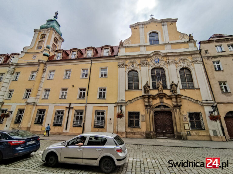 „Perła ukryta pośród kamienic”. Koncert, plenerowa wystawa i wykłady na 250-lecie poświęcenia kościoła św. Józefa