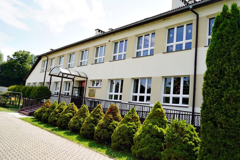 Jakość powietrza pod kontrolą. Czujniki zostaną zamontowane w czterech szkołach