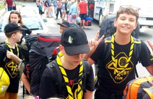 Ponad znakiem burz 500 uczestników rozpoczyna wakacje w letniej bazie świdnickich harcerzy