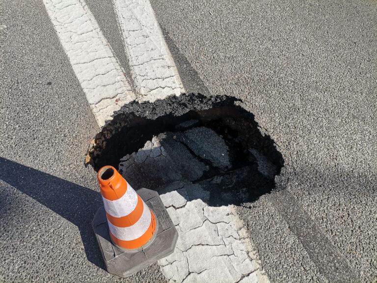 Zapadlisko na Głowackiego [FOTO]