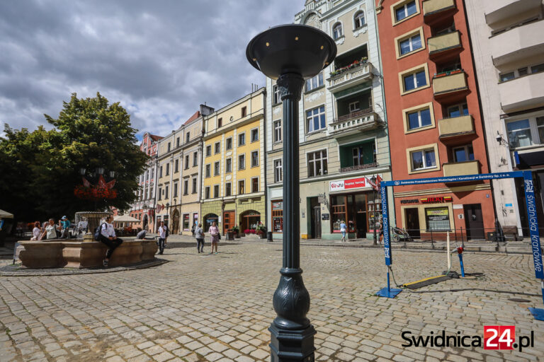 Nowa kurtyna wodna na świdnickim Rynku [FOTO]