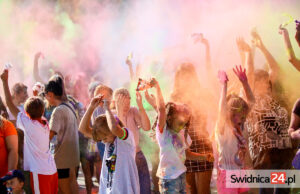 Okiem prawnika: Czy można publikować wizerunek osób i tablice rejestracyjne bez zgody właściciela?