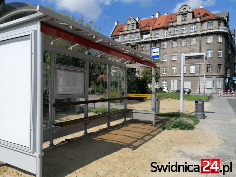 Plac Drzymały: Przystanek na plaży [FOTO]