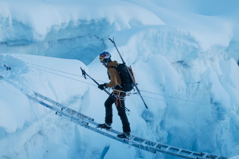 Na nartach z Mount Everestu. Świdniczanin w ekipie Andrzeja Bargiela