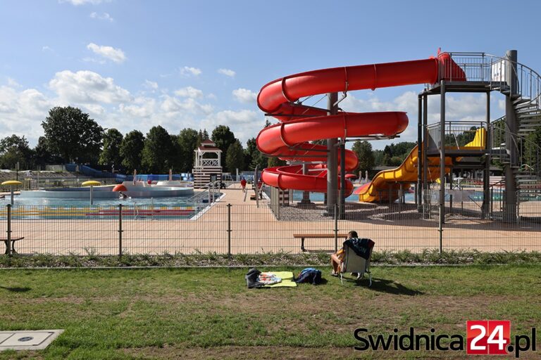 Finał sezonu na modernizowanym za 35 mln złotych letnim basenie. Co na plus, co na minus?