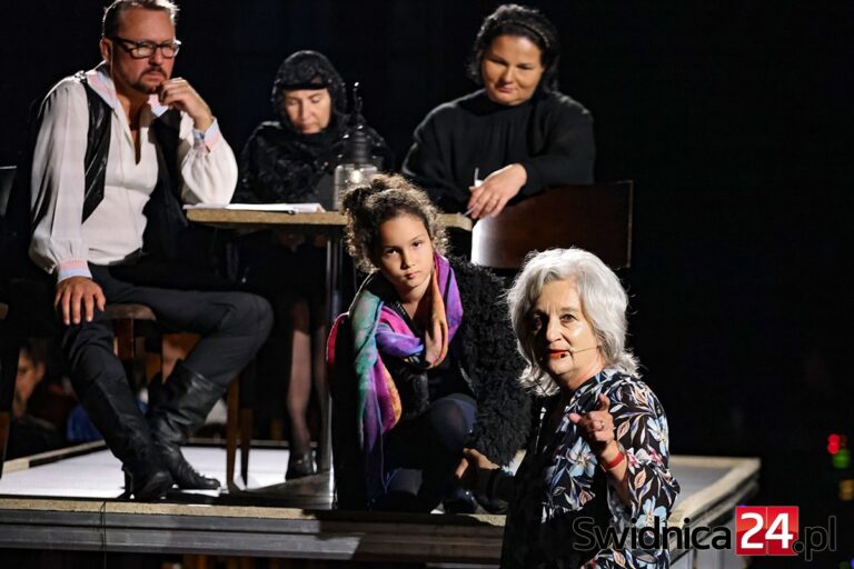 Jubileusz Kościoła Pokoju: „Sami obcy”, teatralna historia osiedleńców w Świdnicy