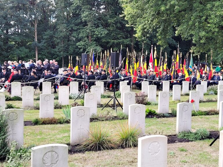 78. rocznica wyzwolenia Flandrii. Delegacja z gminy Świdnica oddała hołd żołnierzom [FOTO]