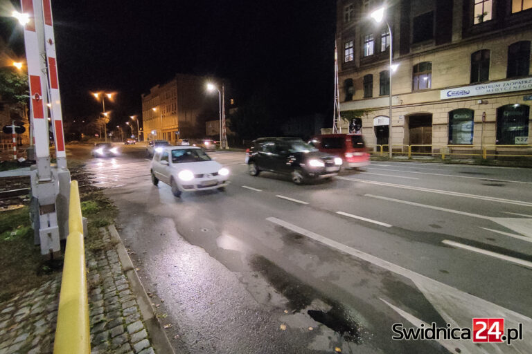 Koniec utrudnień na Komunardów. Zakończono prace na przejeździe [FOTO]