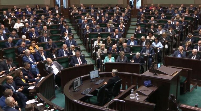 Sejm przyjął ustawę o przedłużeniu kadencji samorządu