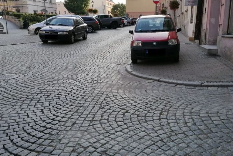 Mistrzowie parkowania [FOTO]