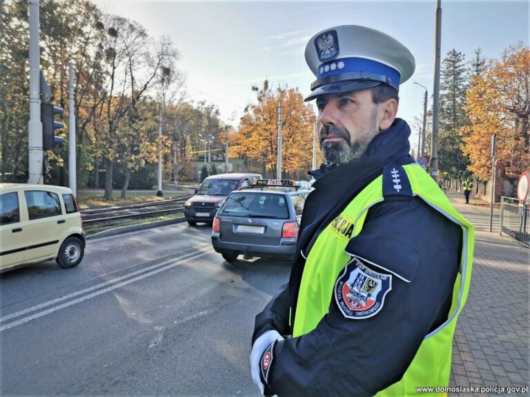 Ponad 3700 interwencji, ponad 100 nietrzeźwych kierujących. Policjanci podsumowali weekend na dolnośląskich drogach