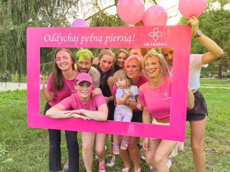 „Rak nie pyta o wiek”. Wernisaż wyjątkowej wystawy już w piątek