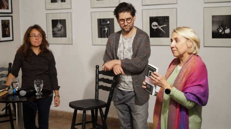 O debiucie prozatorskim z Mateuszem Pakułą w Galerii Fotografii [FOTO]