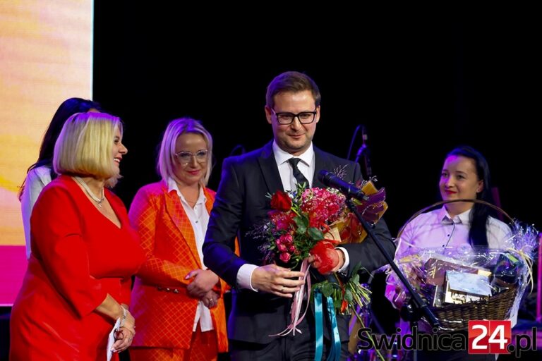 Ordynator Kubiaczyk z tytułem Wybitnej Osobowości. Wręczono statuetki Świdnickiego Gryfa i inne wyróżnienia [FOTO]