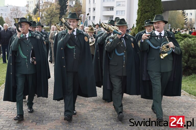 Święto leśników, myśliwych i jeźdźców. Hubertus w Świdnicy [FOTO]