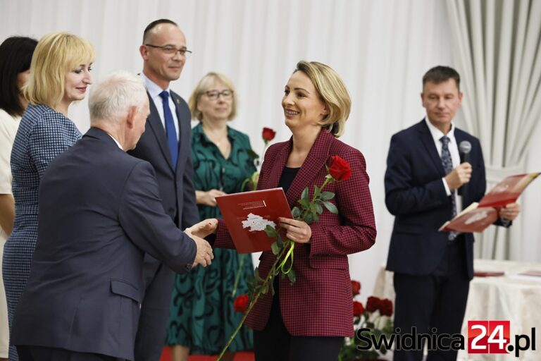 Nauczyciele ze Świdnicy i powiatu świdnickiego nagrodzeni