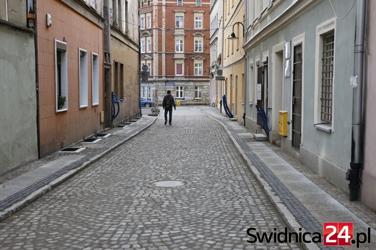Remont ulicy Przechodniej zakończony z poślizgiem [FOTO]