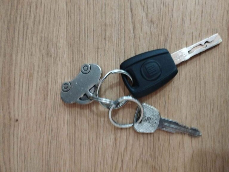 Zgubiono kluczyki samochodowe [Odnalezione]
