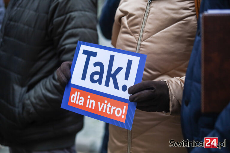 Kolejna akcja zbierania podpisów pod projektem o in vitro. PO zaprasza do Galerii Świdnickiej