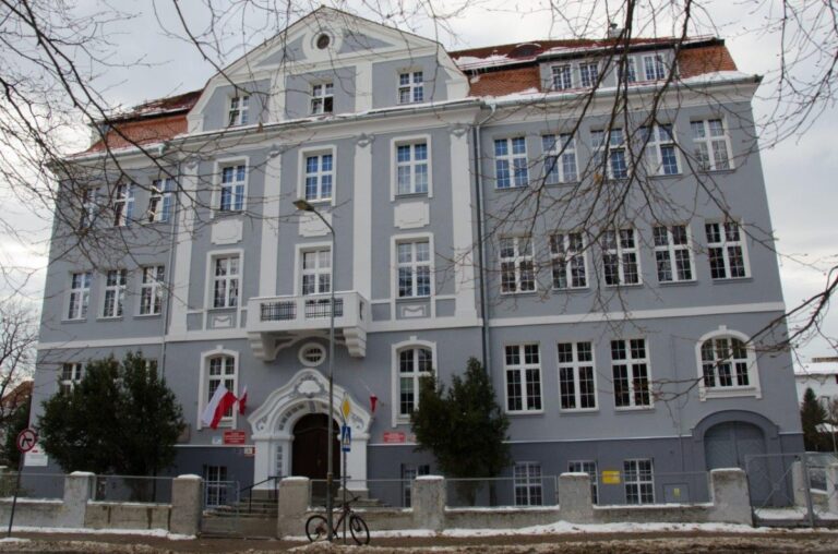 Budynek „Kasprowicza” odzyskał blask. Remont odsłaniał niespodzianki sprzed lat