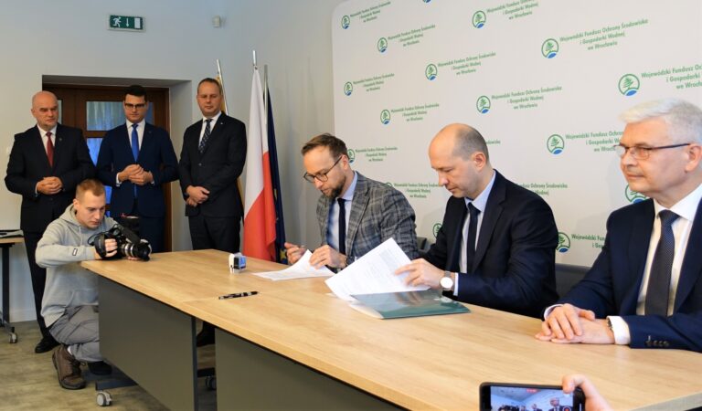 Prawie 10 milionów złotych dla świdniczan na wymianę kopciuchów i ocieplanie budynków