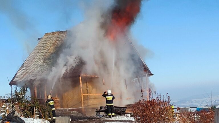 Dbali o konie, sami mieszkali bardzo skromnie. Zrzutka na odbudowę domu w Lutomi Górnej