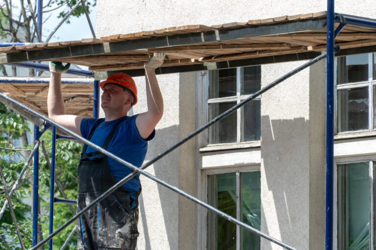 Ile kosztuje skuteczne ocieplenie domu? Analiza cen na przełomie 2022 i 2023 roku