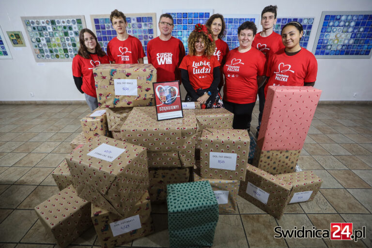 Setki darczyńców, dwadzieścia obdarowanych rodzin. „Weekend cudów” Szlachetnej Paczki w Świdnicy [FOTO]
