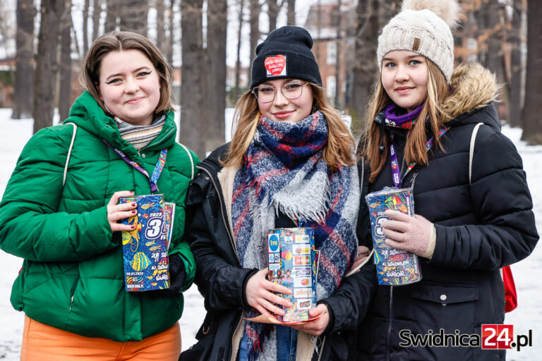 31. Finał WOŚP. Trwa wielkie liczenie. Będzie rekord w powiecie świdnickim? [GALERIA ZDJĘĆ]