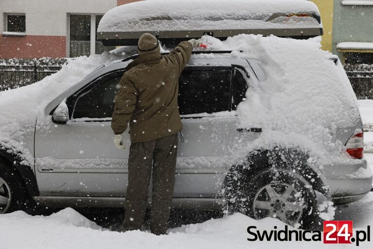 Synoptycy zapowiadają intensywne opady śniegu. Może spaść od 15 do 25 cm białego puchu