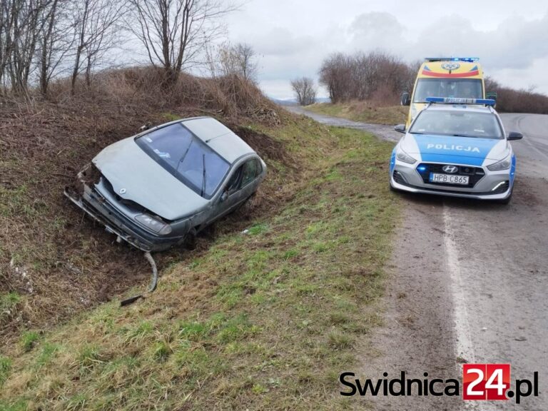 Na łuku wypadł z drogi i dachował [FOTO]