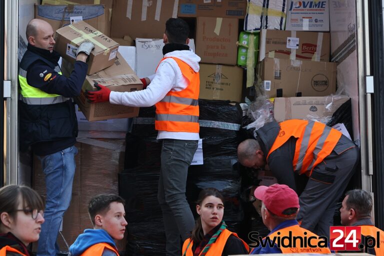 Rok od zbrodniczego ataku Rosji. Świdniczanie pomogli i pomagają tysiącom Ukraińców