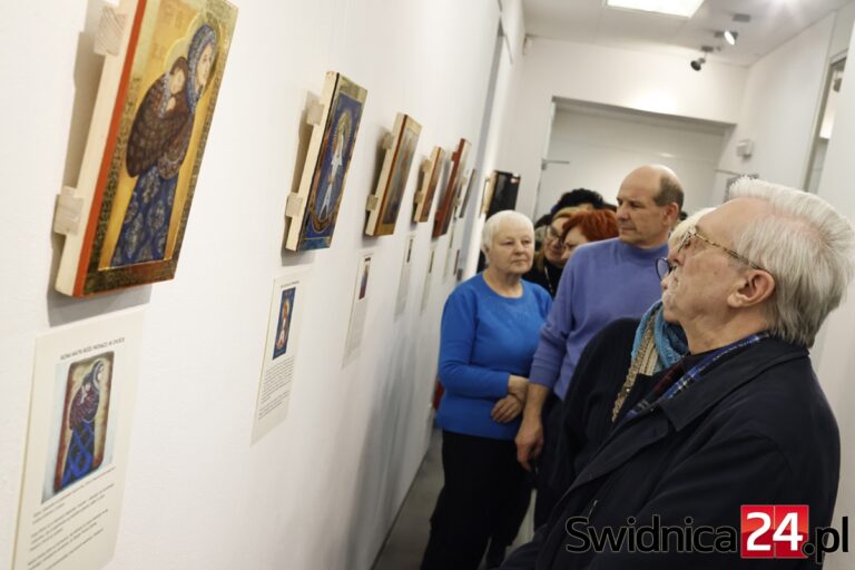 Sztuka wymagająca kontemplacji. Otwarto wystawę ikon w Wieży Ratuszowej [FOTO]