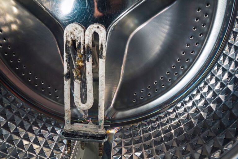 Twarda woda w domu – dobra czy zła? Jak sobie z nią poradzić?