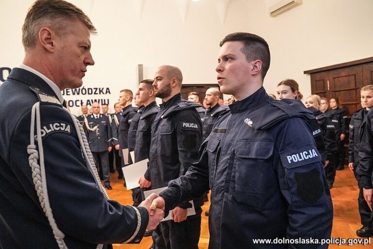 Nowi policjanci złożyli ślubowanie [FOTO/VIDEO]