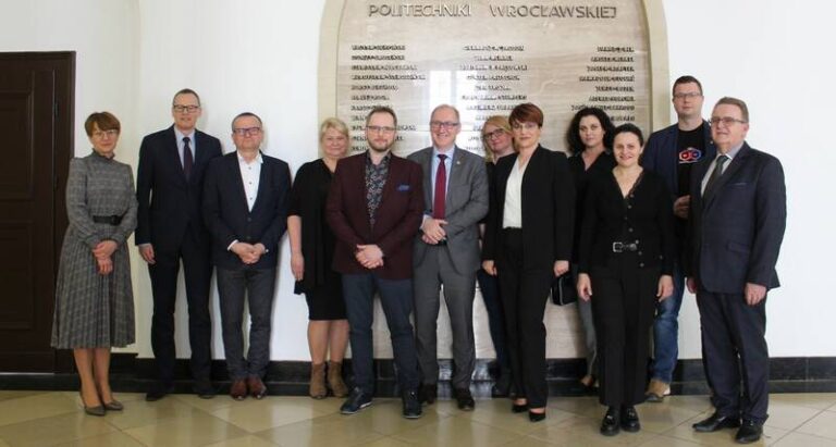 Siedem szkół pod patronatem Politechniki Wrocławskiej. Wśród nich świdnickie liceum