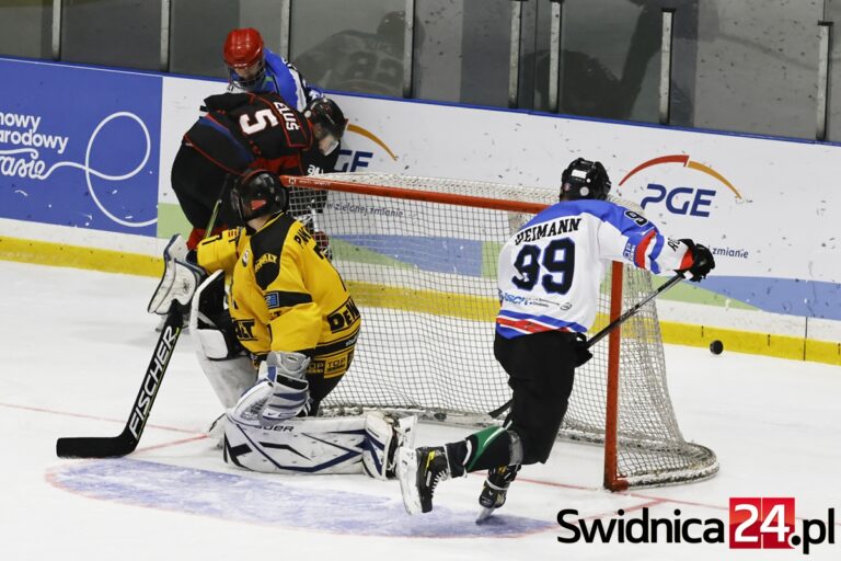 Hokejowa rywalizacja w Świdnicy zakończona [FOTO]