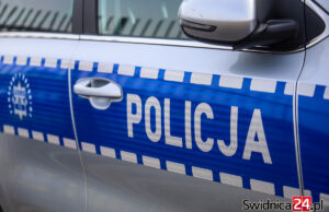Na widok policjantów zaczął uciekać. Był poszukiwany, wpadł z niedozwolonymi środkami